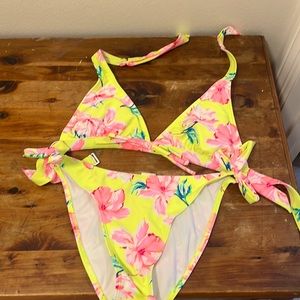 Hawaii print bikini